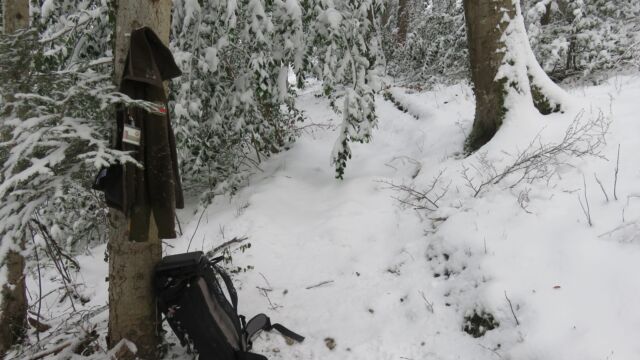 Material im Schnee Kopie